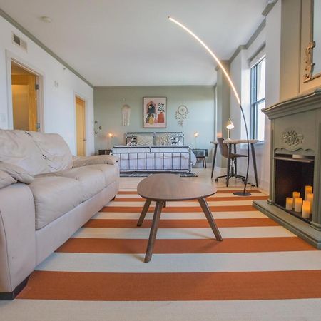 Designer Downtown Condo Suite - Splendid View Des Moines Exterior photo