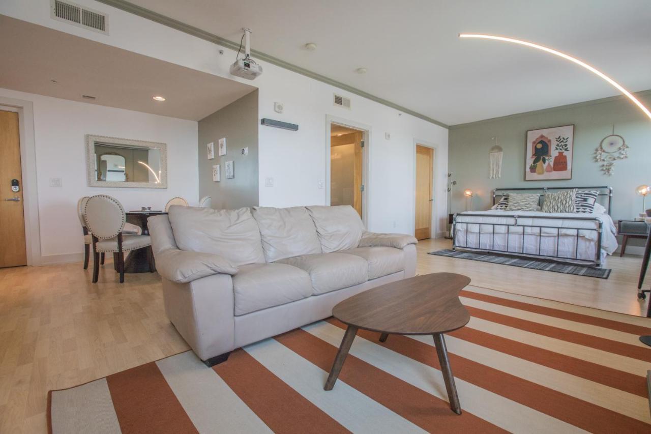 Designer Downtown Condo Suite - Splendid View Des Moines Exterior photo